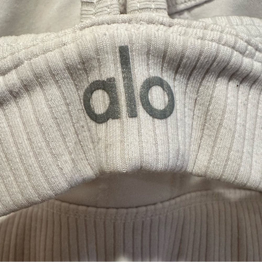 ALO Yoga Ribbed Blissful Bra Size Medium Ivory V-Neck Y-Back Everyday Support - Picture 5 of 6